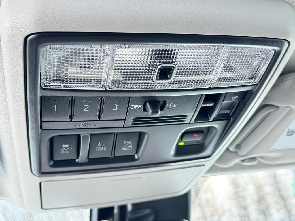 2022 Toyota 4Runner SR5 / BAS KILOMÉTRAGE / 7 PLACES / 1 SEUL PROPRIO / PEA 30-01-29=100km / in Thetford Mines, Quebec - 63 - w1024h768px