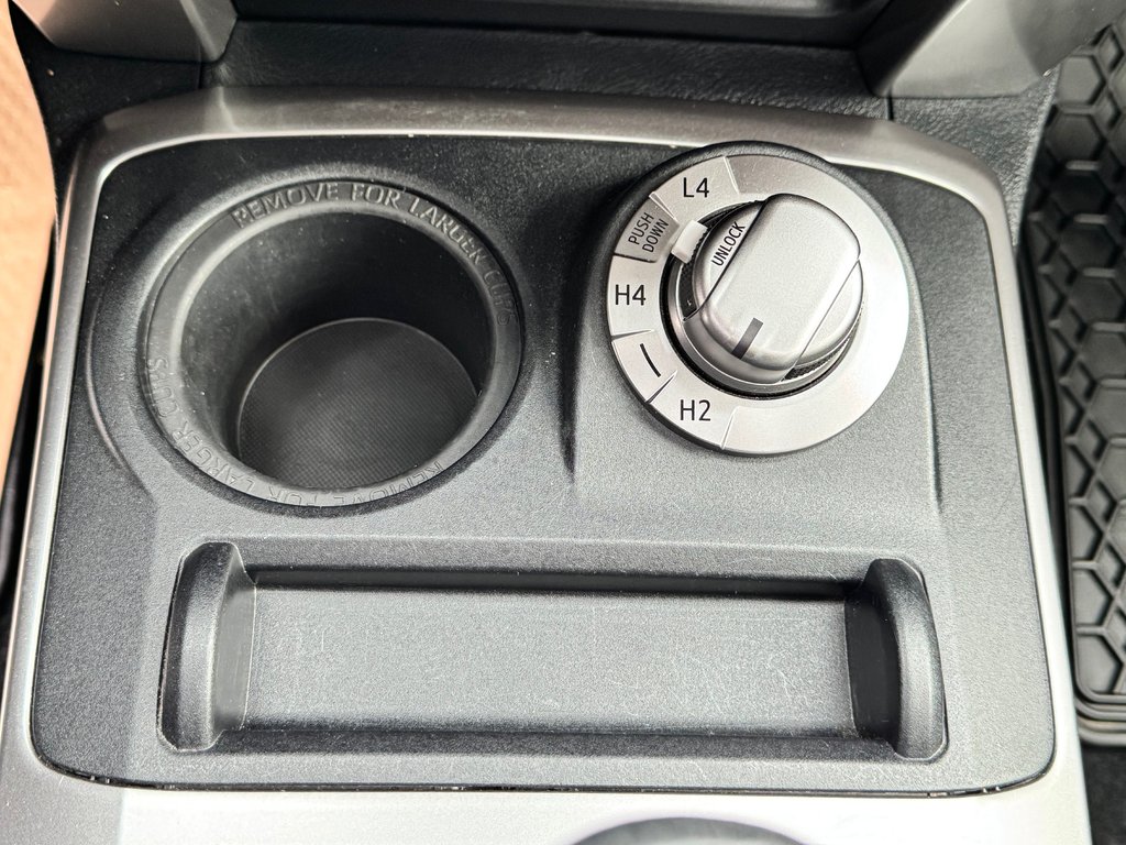 2022 Toyota 4Runner SR5 / BAS KILOMÉTRAGE / 1 SEUL PROPRIO / PEA 30-01-29=100km / in Thetford Mines, Quebec - 59 - w1024h768px