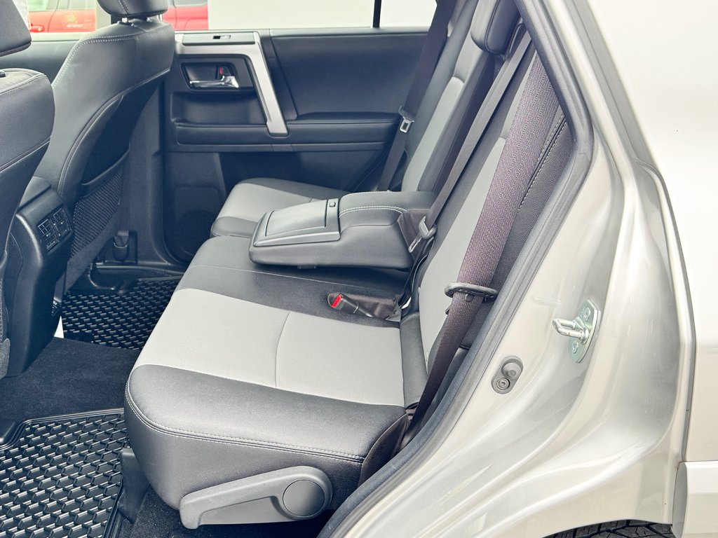 2022 Toyota 4Runner SR5 / BAS KILOMÉTRAGE / 1 SEUL PROPRIO / PEA 30-01-29=100km / in Thetford Mines, Quebec - 72 - w1024h768px