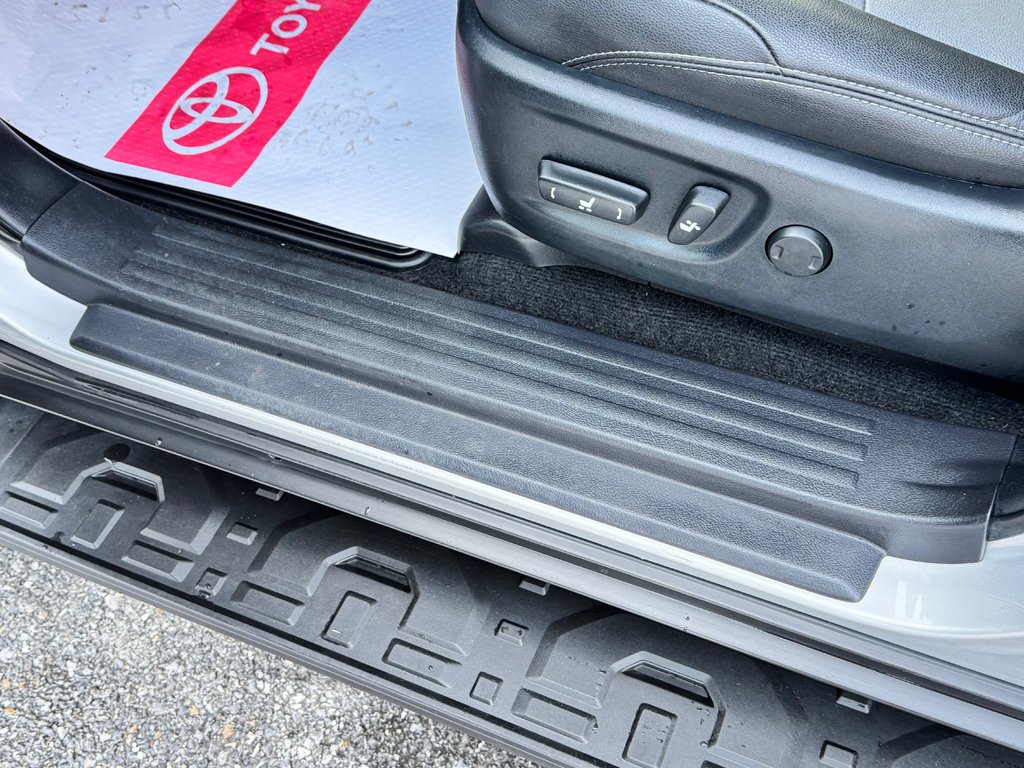 2022 Toyota 4Runner SR5 / BAS KILOMÉTRAGE / 7 PLACES / 1 SEUL PROPRIO / PEA 30-01-29=100km / in Thetford Mines, Quebec - 34 - w1024h768px