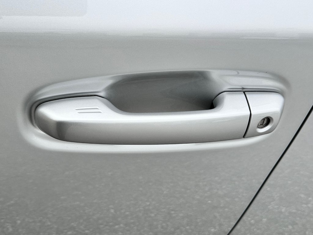 2022 Toyota 4Runner SR5 / BAS KILOMÉTRAGE / 1 SEUL PROPRIO / PEA 30-01-29=100km / in Thetford Mines, Quebec - 24 - w1024h768px