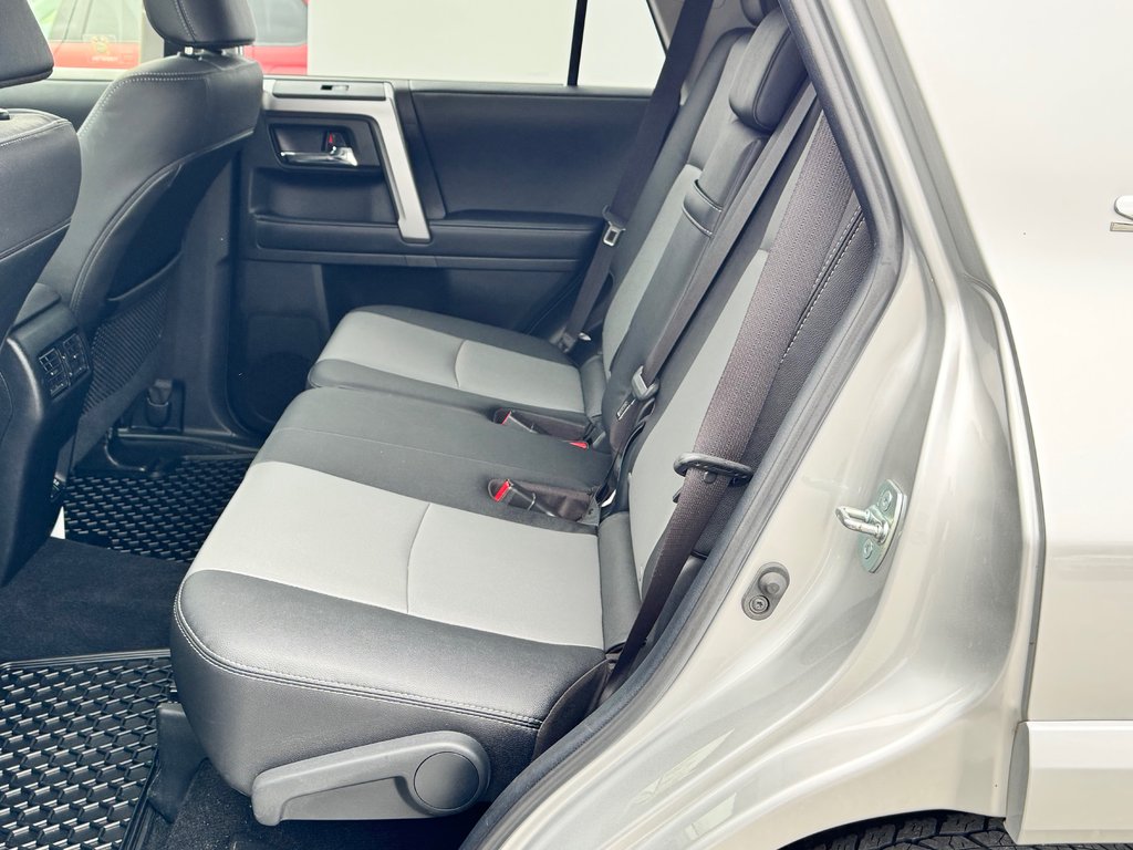 2022 Toyota 4Runner SR5 / BAS KILOMÉTRAGE / 1 SEUL PROPRIO / PEA 30-01-29=100km / in Thetford Mines, Quebec - 71 - w1024h768px