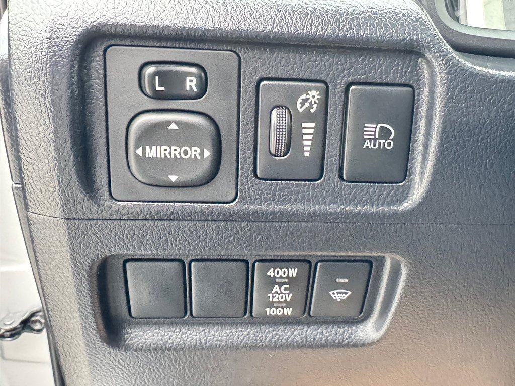 2022 Toyota 4Runner SR5 / BAS KILOMÉTRAGE / 1 SEUL PROPRIO / PEA 30-01-29=100km / in Thetford Mines, Quebec - 40 - w1024h768px