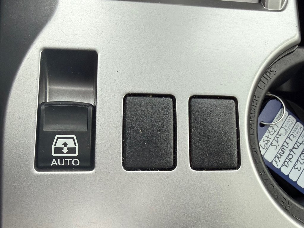Toyota 4Runner LIMITED 4WD / PRIX IMBATTABLE !!!! / 2023 à Thetford Mines, Québec - 54 - w1024h768px
