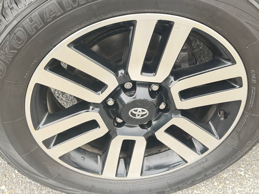 Toyota 4Runner LIMITED 4WD / PRIX IMBATTABLE !!!! / 2023 à Thetford Mines, Québec - 70 - w1024h768px