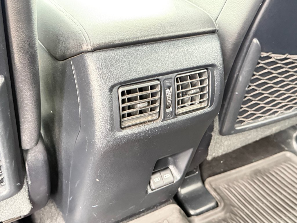 Toyota 4Runner LIMITED 4WD / PRIX IMBATTABLE !!!! / 2023 à Thetford Mines, Québec - 64 - w1024h768px