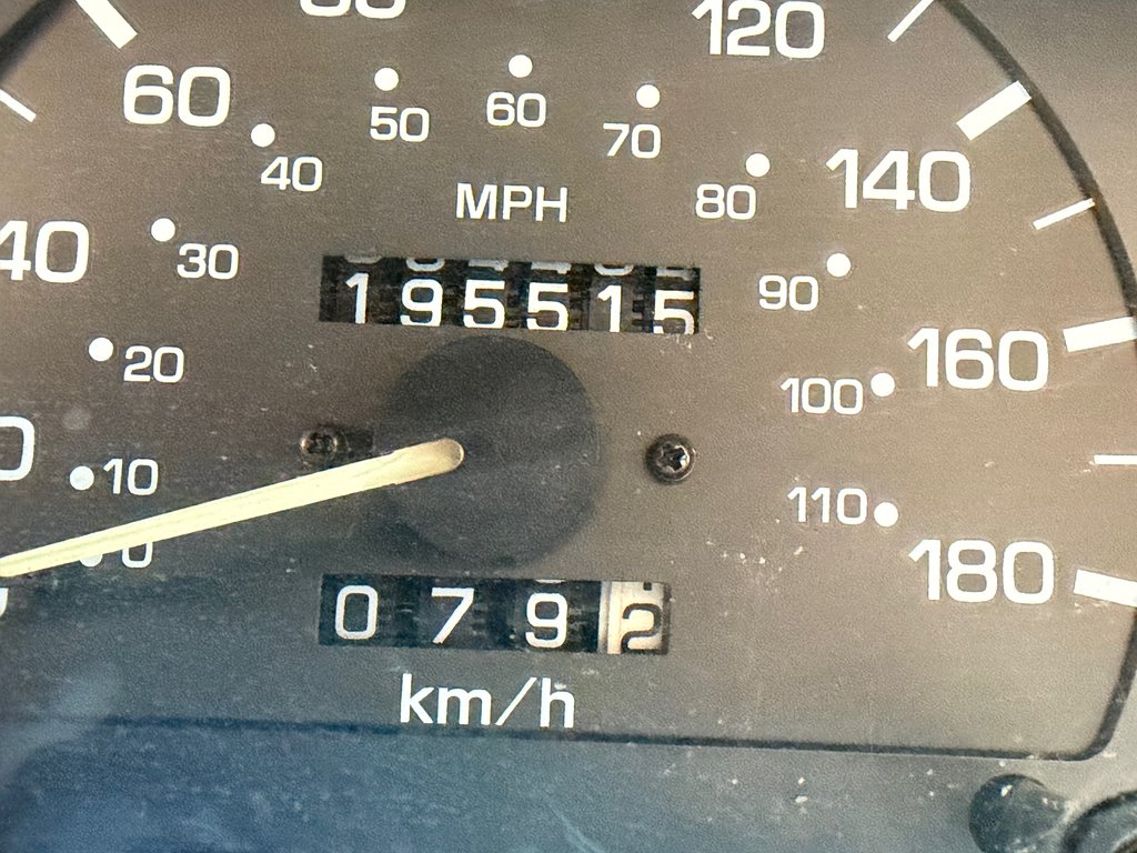 Toyota 4WD Pickups Un * RARE SURVIVOR * V6 MANUELLE 4X4 / 1992 à Thetford Mines, Québec - 27 - w1024h768px