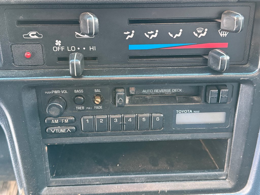 Toyota 4WD Pickups Un * RARE SURVIVOR * V6 MANUELLE 4X4 / 1992 à Thetford Mines, Québec - 29 - w1024h768px