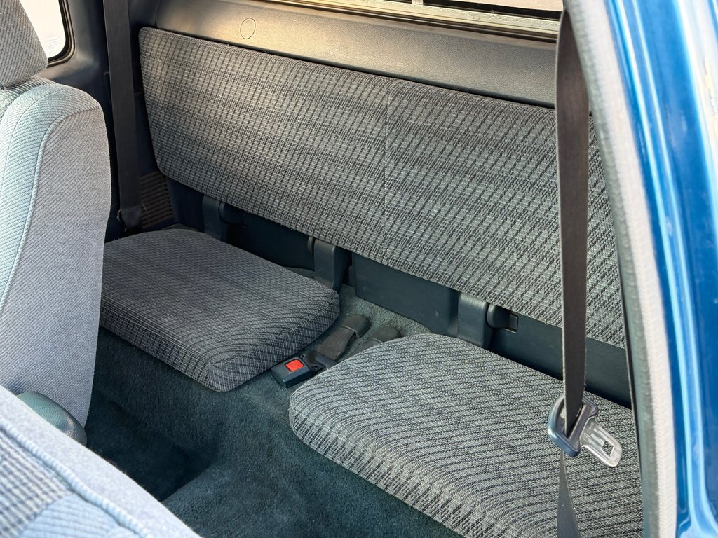 Toyota 4WD Pickups Un * RARE SURVIVOR * V6 MANUELLE 4X4 / 1992 à Thetford Mines, Québec - 32 - w1024h768px