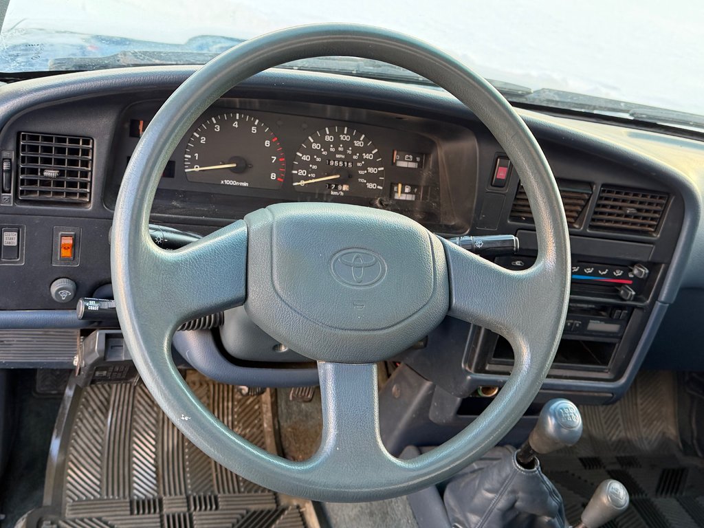 Toyota 4WD Pickups Un * RARE SURVIVOR * V6 MANUELLE 4X4 / 1992 à Thetford Mines, Québec - 26 - w1024h768px