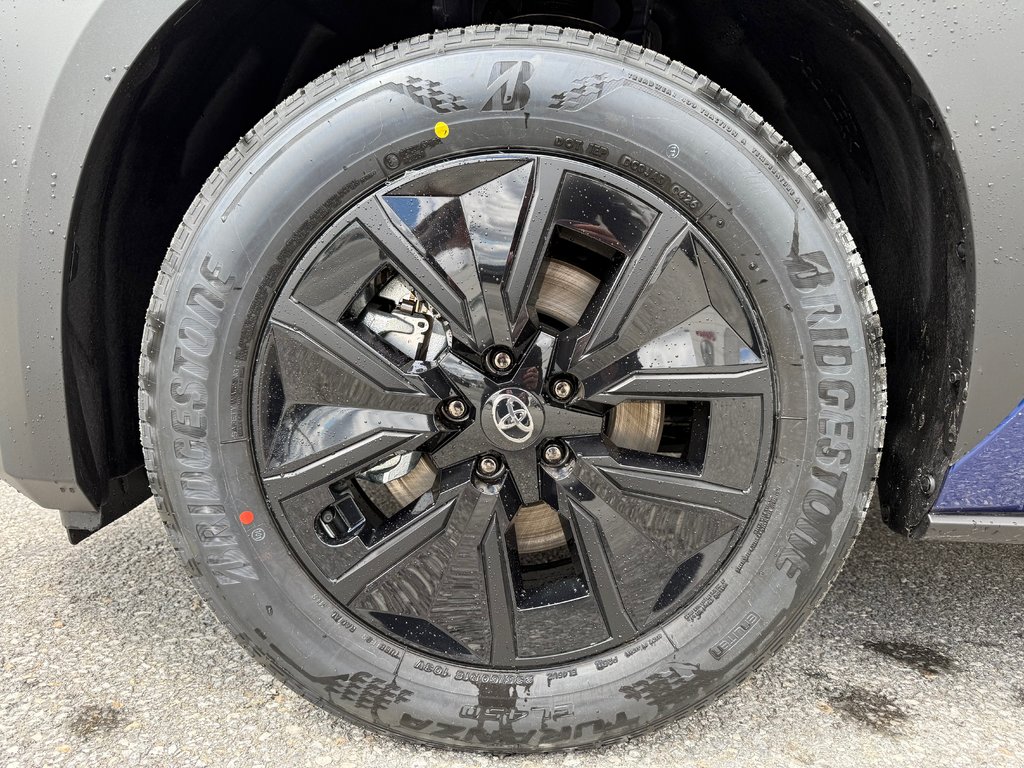 2026 Toyota bZ Woodland in Thetford Mines, Quebec - 12 - w1024h768px