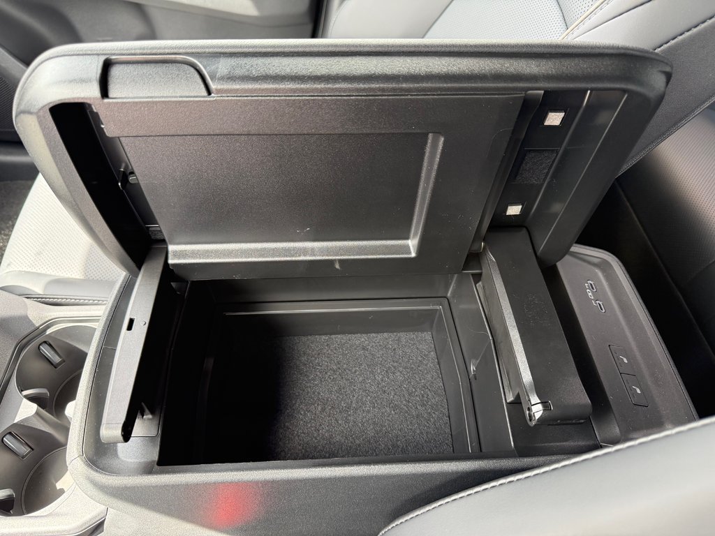 2026 Toyota bZ Woodland in Thetford Mines, Quebec - 37 - w1024h768px