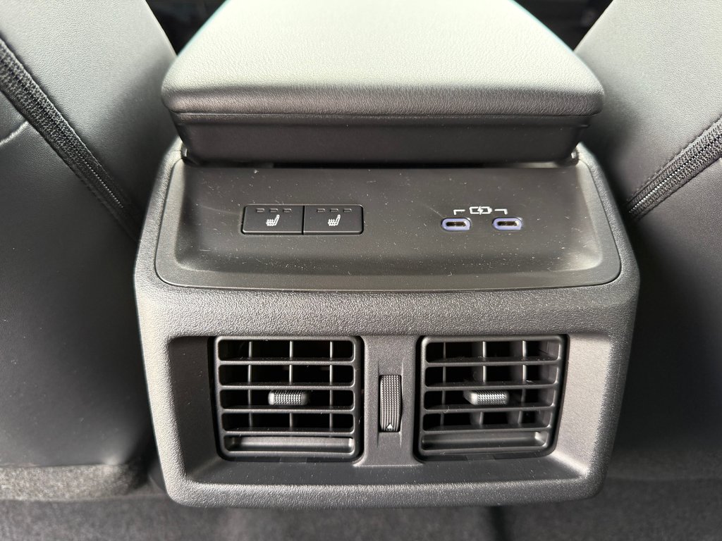 2026 Toyota bZ Woodland in Thetford Mines, Quebec - 41 - w1024h768px