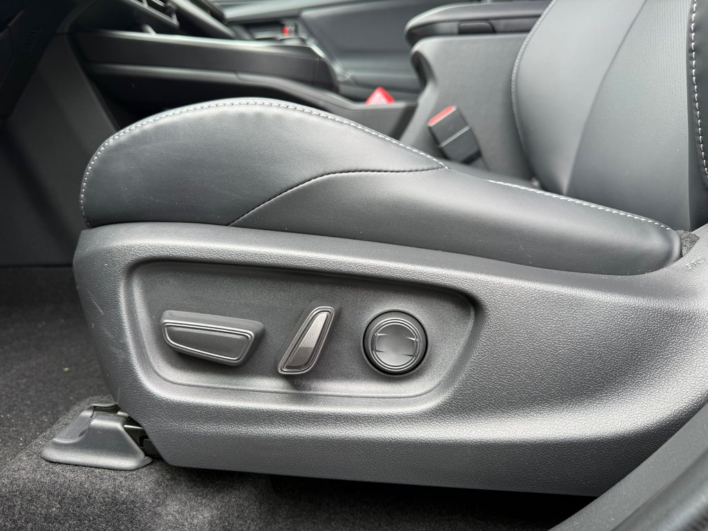 2026 Toyota bZ Woodland in Thetford Mines, Quebec - 21 - w1024h768px
