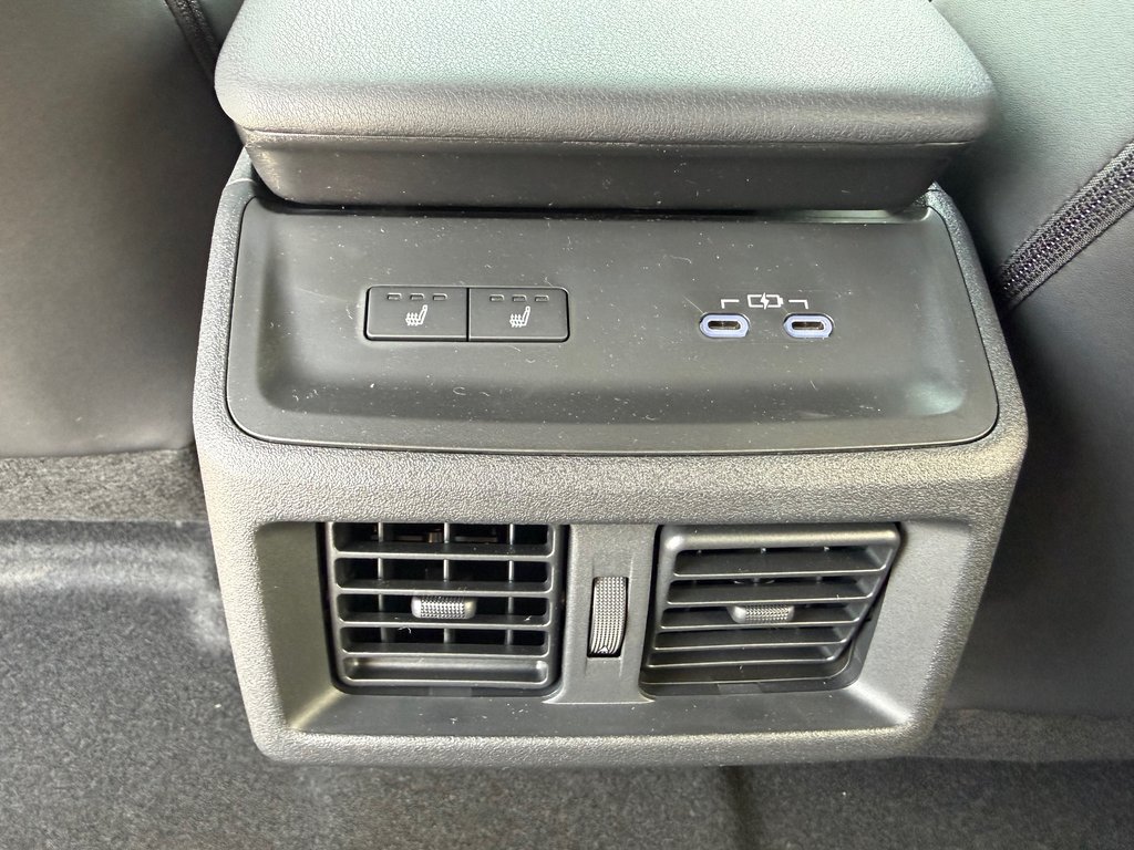 2026 Toyota bZ Woodland in Thetford Mines, Quebec - 40 - w1024h768px