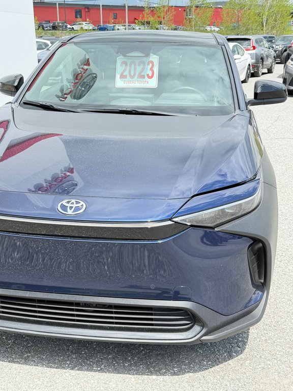 2023 Toyota bZ4X XLE AWD / TOIT PANO / PEA 19-09-28=100KM / in Thetford Mines, Quebec - 9 - w1024h768px