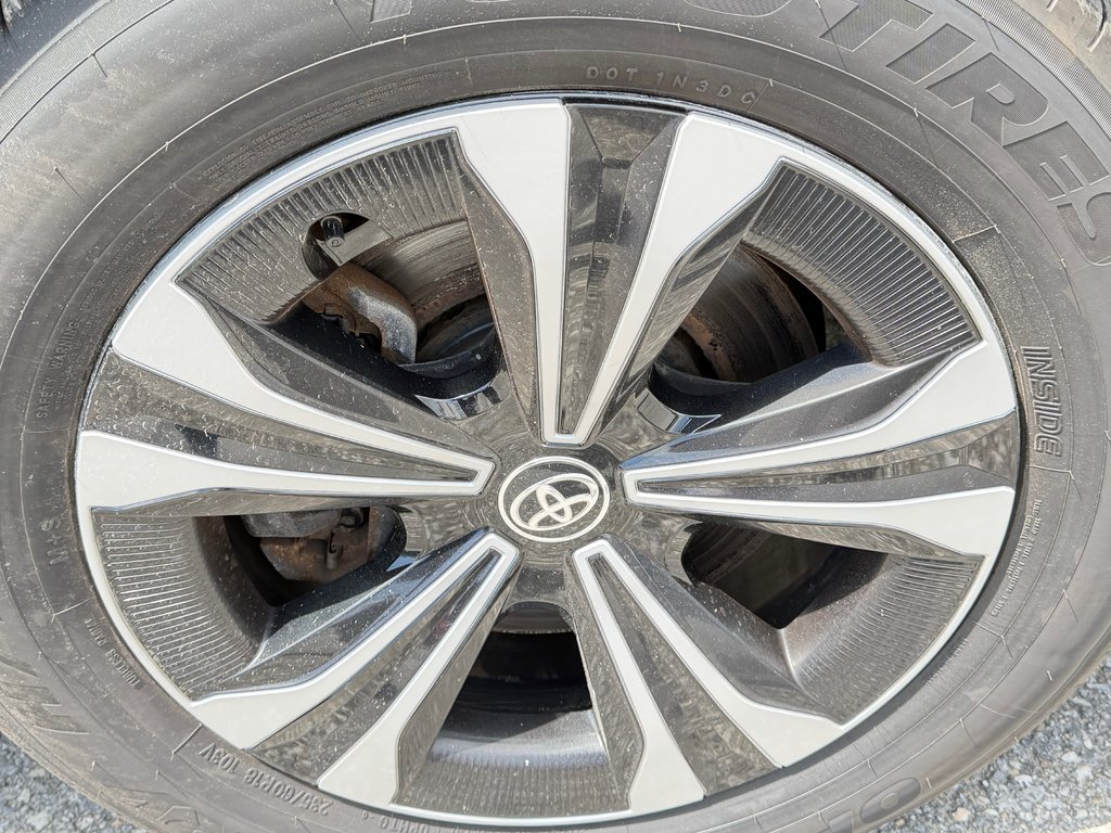 2023 Toyota bZ4X XLE AWD / TOIT PANO / PEA 19-09-28=100KM / in Thetford Mines, Quebec - 14 - w1024h768px