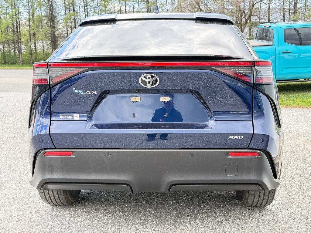 2023 Toyota bZ4X XLE AWD / TOIT PANO / PEA 19-09-28=100KM / in Thetford Mines, Quebec - 24 - w1024h768px