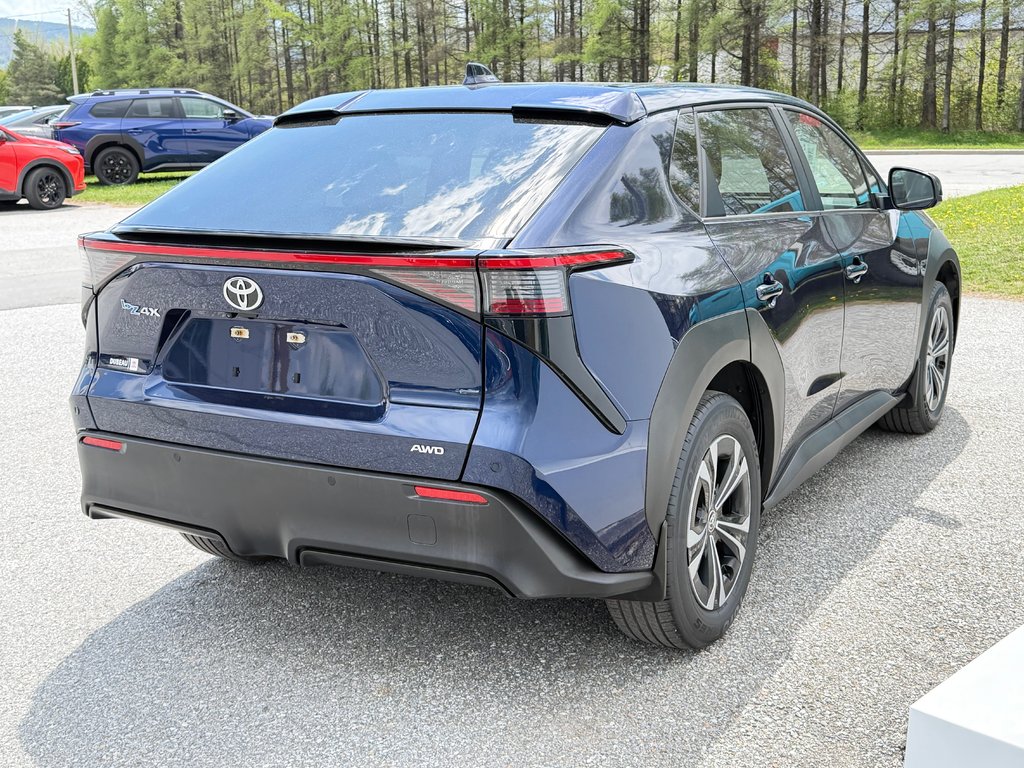 2023 Toyota bZ4X XLE AWD / TOIT PANO / PEA 19-09-28=100KM / in Thetford Mines, Quebec - 5 - w1024h768px