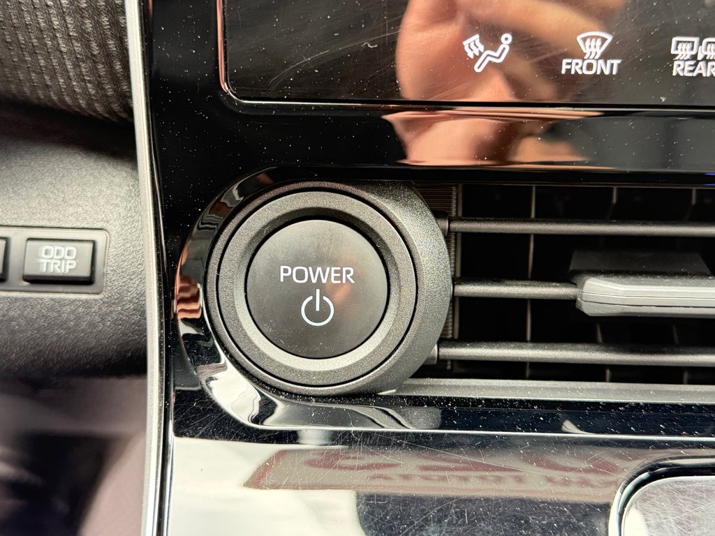 2023 Toyota bZ4X XLE AWD / TOIT PANO / PEA 19-09-28=100KM / in Thetford Mines, Quebec - 38 - w1024h768px