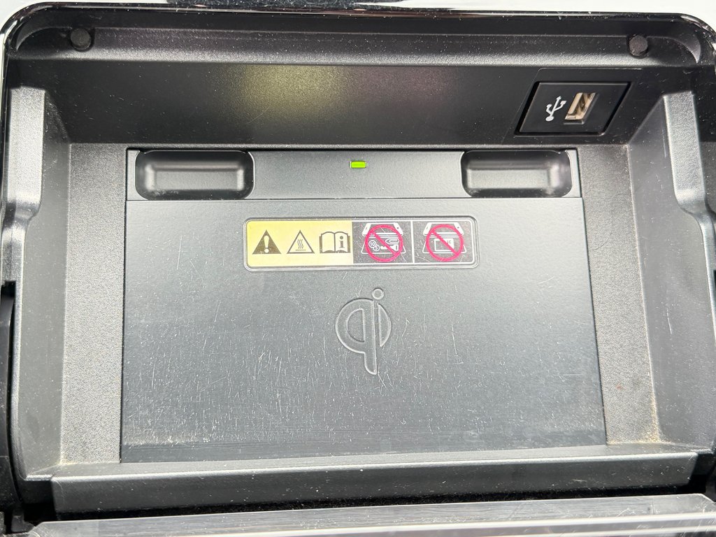 2023 Toyota bZ4X XLE AWD / TOIT PANO / PEA 19-09-28=100KM / in Thetford Mines, Quebec - 43 - w1024h768px