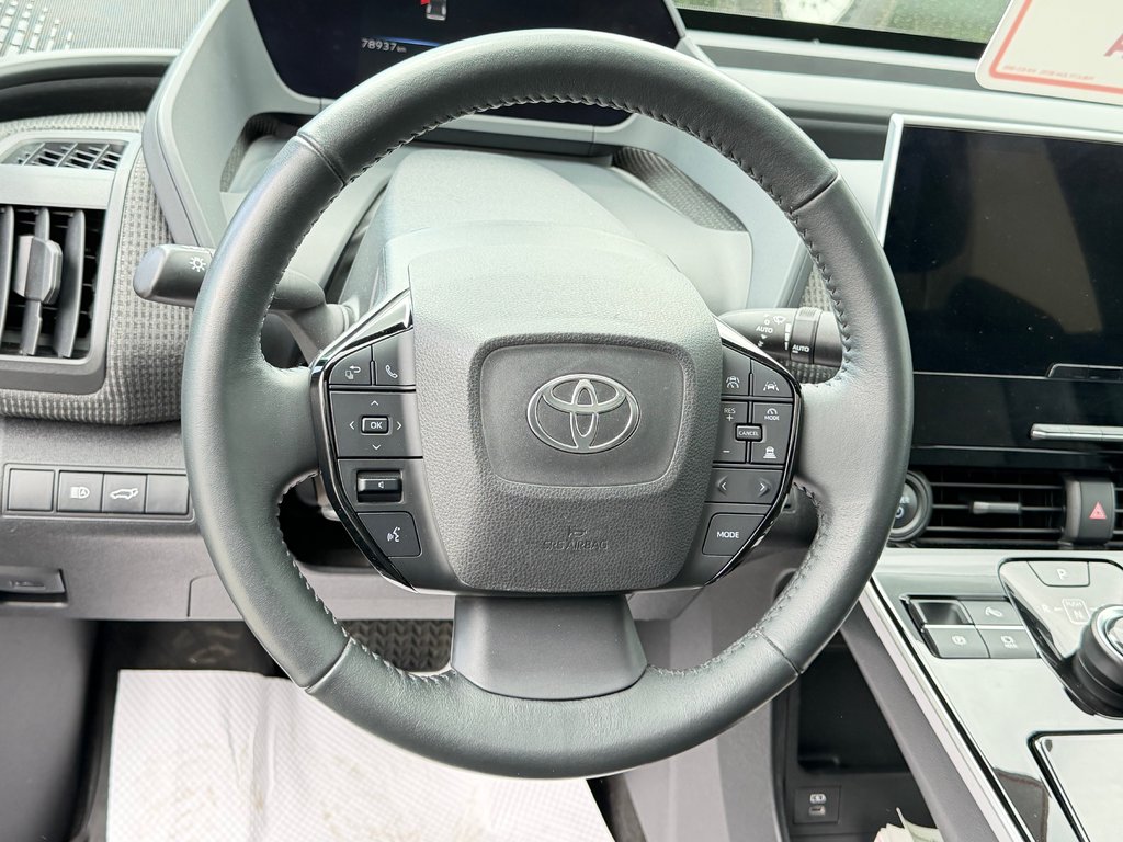 2023 Toyota bZ4X XLE AWD / TOIT PANO / PEA 19-09-28=100KM / in Thetford Mines, Quebec - 31 - w1024h768px