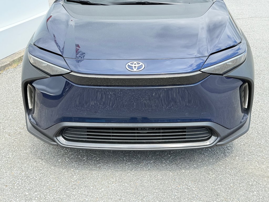 2023 Toyota bZ4X XLE AWD / TOIT PANO / PEA 19-09-28=100KM / in Thetford Mines, Quebec - 12 - w1024h768px