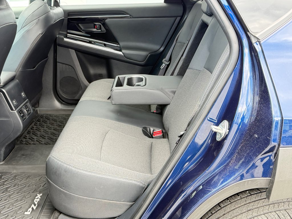 2023 Toyota bZ4X XLE AWD / TOIT PANO / PEA 19-09-28=100KM / in Thetford Mines, Quebec - 51 - w1024h768px