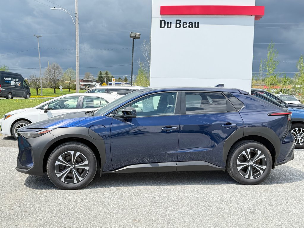 2023 Toyota bZ4X XLE AWD / TOIT PANO / PEA 19-09-28=100KM / in Thetford Mines, Quebec - 8 - w1024h768px