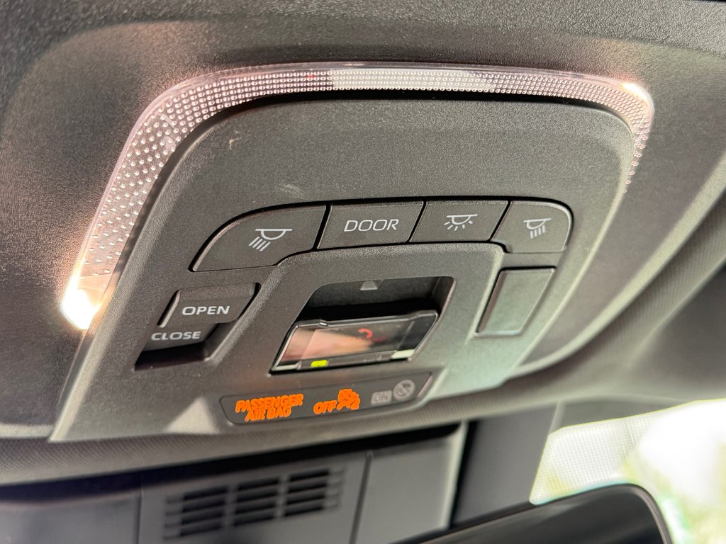 2023 Toyota bZ4X XLE AWD / TOIT PANO / PEA 19-09-28=100KM / in Thetford Mines, Quebec - 47 - w1024h768px