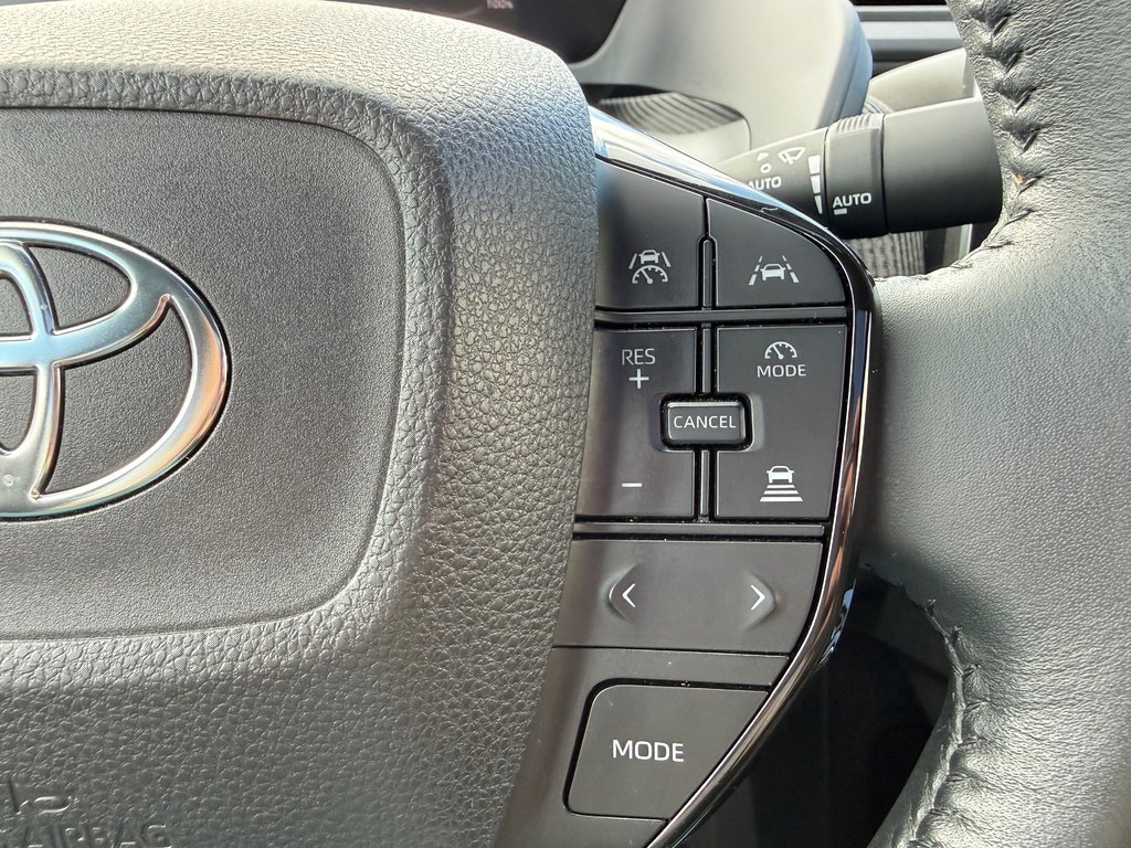 2023 Toyota bZ4X XLE AWD / MAGS / TOIT PANORAMIQUE in Thetford Mines, Quebec - 24 - w1024h768px