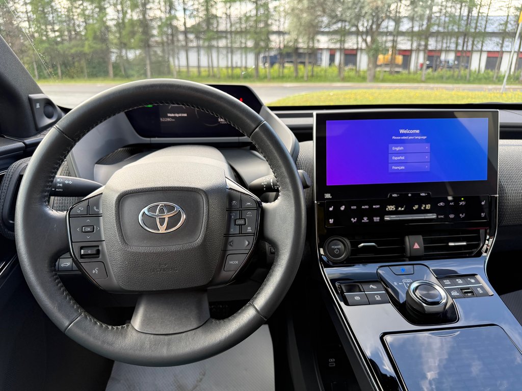 2023 Toyota bZ4X XLE AWD / MAGS / TOIT PANORAMIQUE in Thetford Mines, Quebec - 22 - w1024h768px