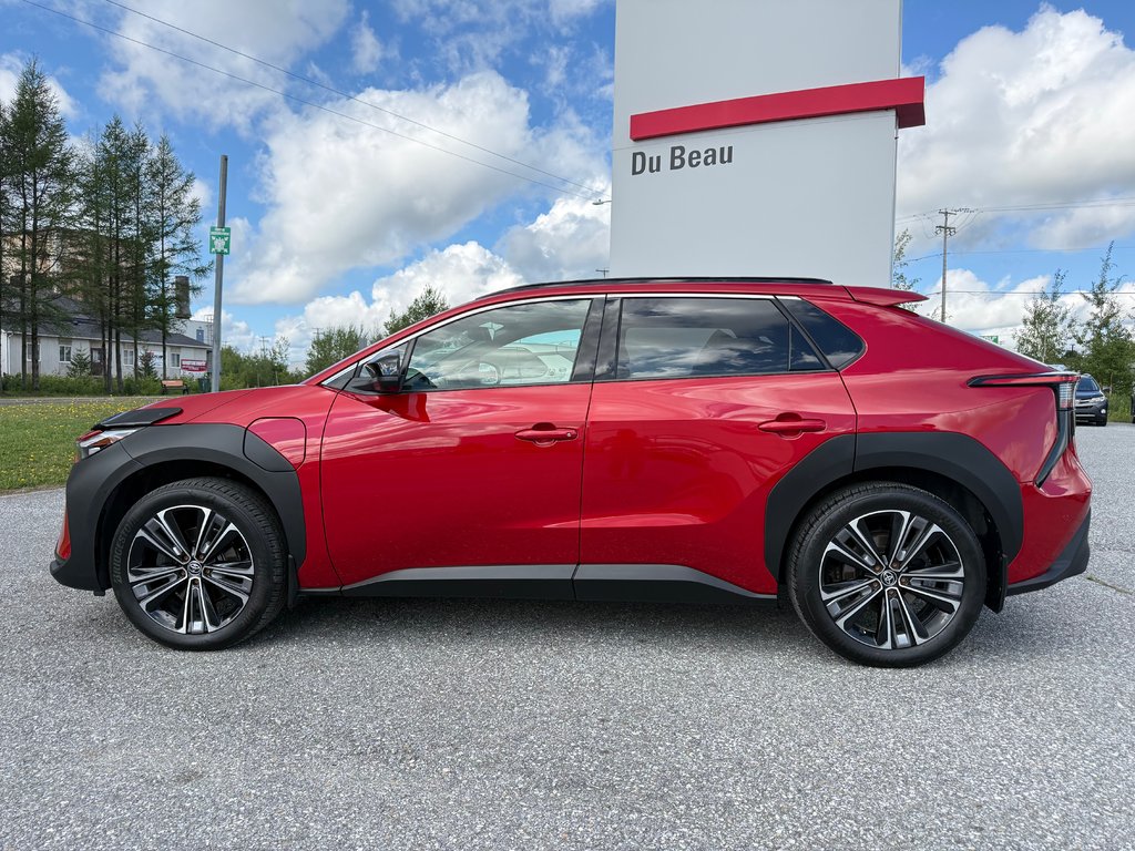 2023 Toyota bZ4X XLE AWD / MAGS / TOIT PANORAMIQUE in Thetford Mines, Quebec - 8 - w1024h768px