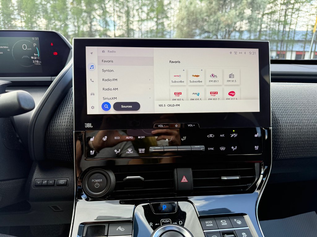 2023 Toyota bZ4X XLE AWD / MAGS / TOIT PANORAMIQUE in Thetford Mines, Quebec - 26 - w1024h768px
