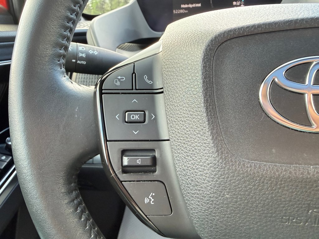 2023 Toyota bZ4X XLE AWD / MAGS / TOIT PANORAMIQUE in Thetford Mines, Quebec - 23 - w1024h768px