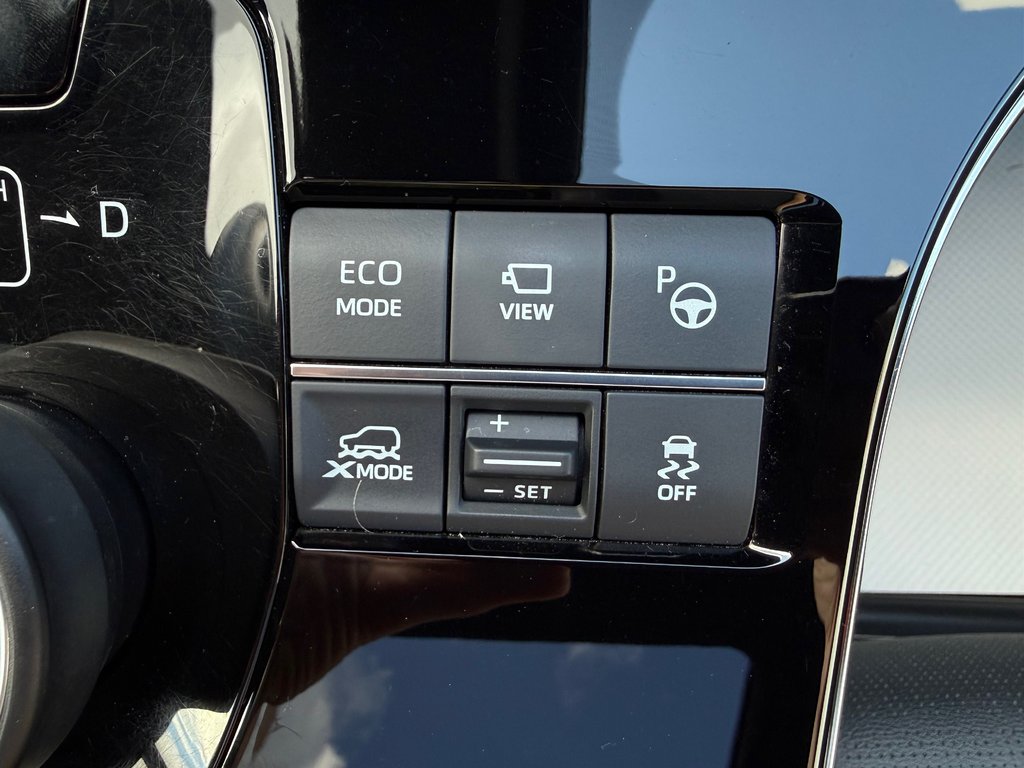 2023 Toyota bZ4X XLE AWD / MAGS / TOIT PANORAMIQUE in Thetford Mines, Quebec - 32 - w1024h768px