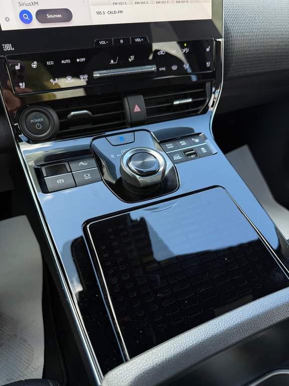 2023 Toyota bZ4X XLE AWD / MAGS / TOIT PANORAMIQUE in Thetford Mines, Quebec - 37 - w1024h768px