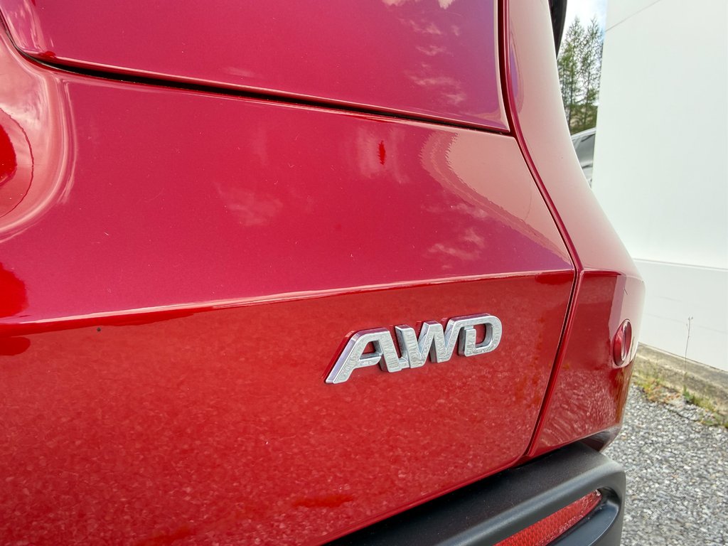 2023 Toyota bZ4X XLE AWD / MAGS / TOIT PANORAMIQUE in Thetford Mines, Quebec - 17 - w1024h768px