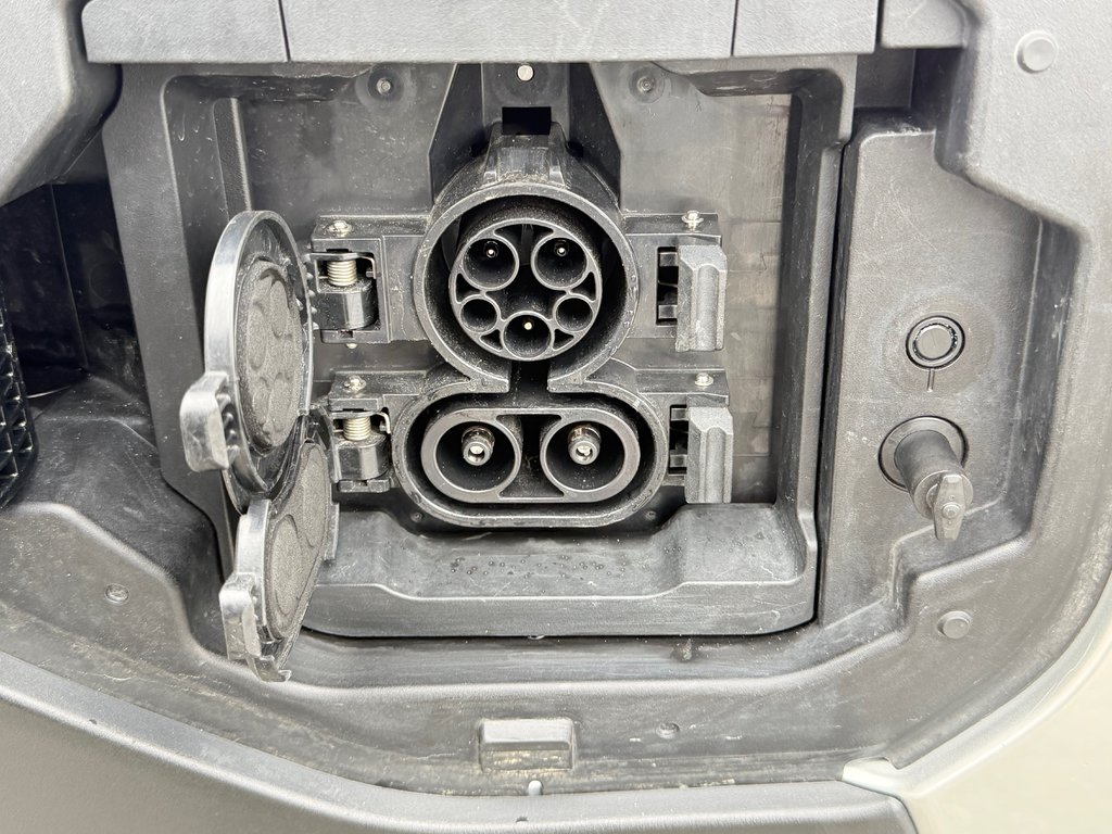 Toyota bZ4X LE FWD / PEA 28-07-28=100KM / FINI L'ESSENCE / 2024 à Thetford Mines, Québec - 17 - w1024h768px