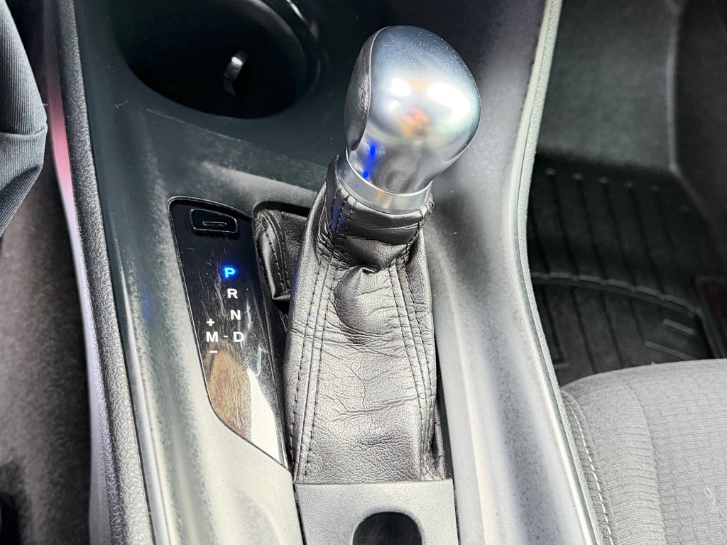 2018 Toyota C-HR XLE / TOIT BLANC HYPER RARE / TRÈS BAS KILOS / in Thetford Mines, Quebec - 45 - w1024h768px