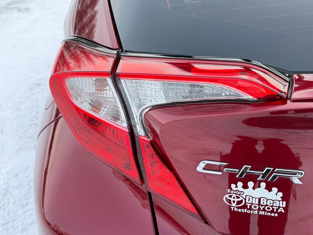 2018 Toyota C-HR XLE / TOIT BLANC HYPER RARE / TRÈS BAS KILOS / in Thetford Mines, Quebec - 20 - w1024h768px