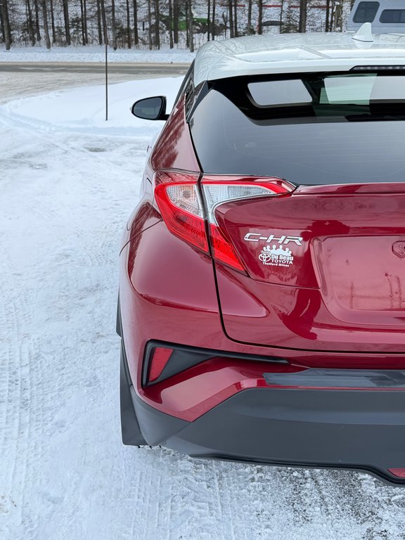 2018 Toyota C-HR XLE / TOIT BLANC HYPER RARE / TRÈS BAS KILOS / in Thetford Mines, Quebec - 19 - w1024h768px