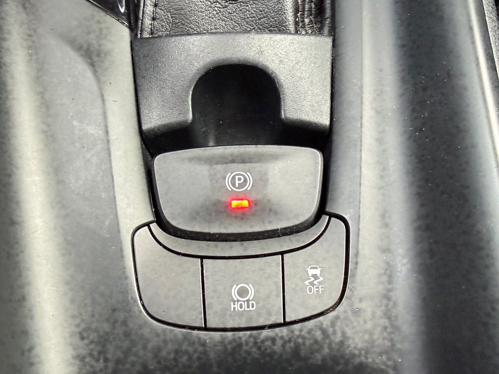 2018 Toyota C-HR XLE / TOIT BLANC HYPER RARE / TRÈS BAS KILOS / in Thetford Mines, Quebec - 46 - w1024h768px