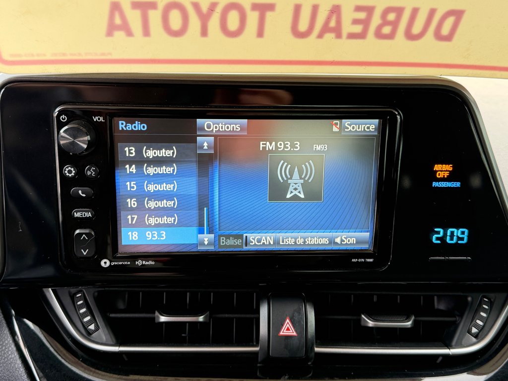 2018 Toyota C-HR XLE / TOIT BLANC HYPER RARE / TRÈS BAS KILOS / in Thetford Mines, Quebec - 39 - w1024h768px