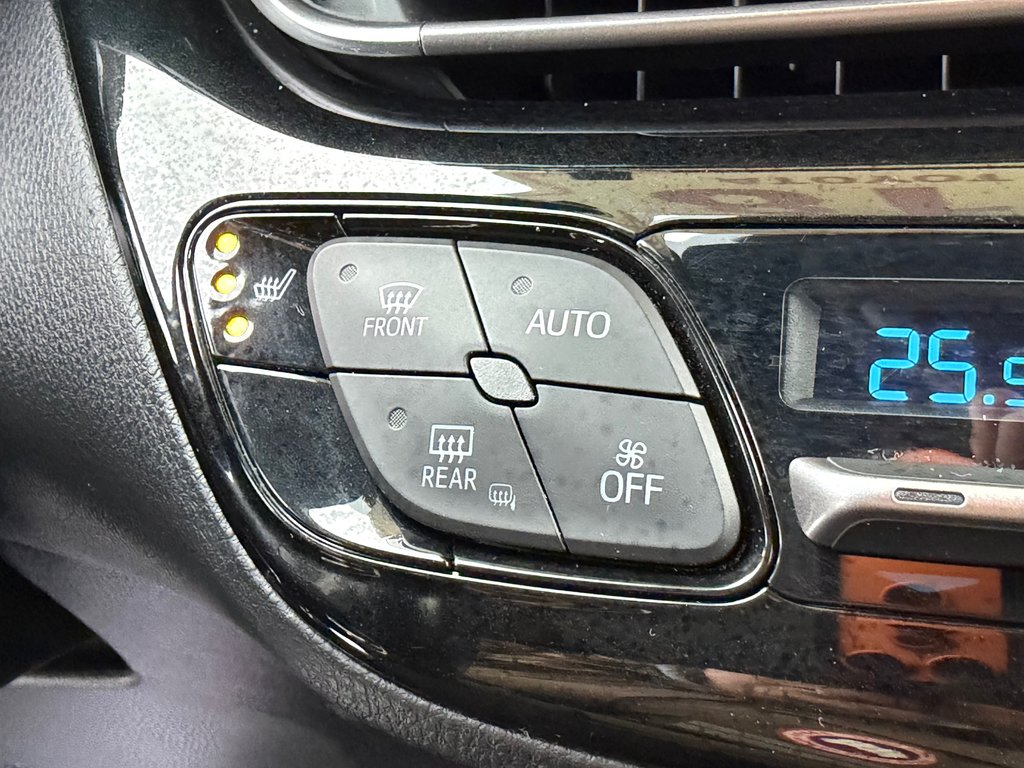 2018 Toyota C-HR XLE / TOIT BLANC HYPER RARE / TRÈS BAS KILOS / in Thetford Mines, Quebec - 42 - w1024h768px