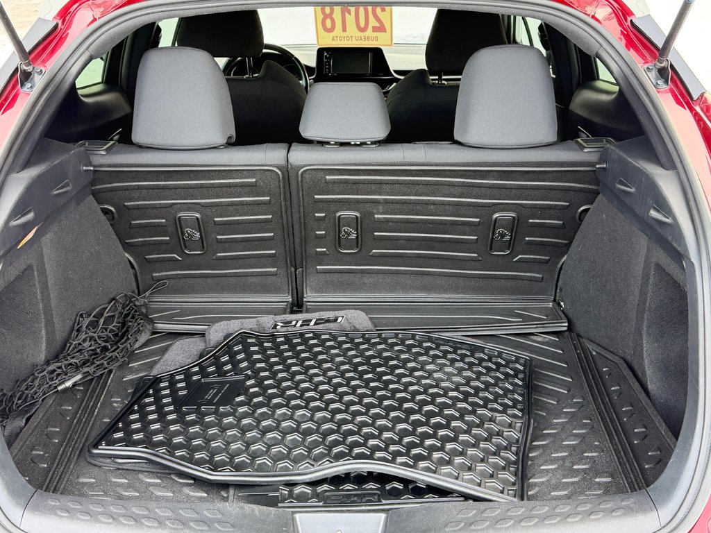 2018 Toyota C-HR XLE / TOIT BLANC HYPER RARE / TRÈS BAS KILOS / in Thetford Mines, Quebec - 55 - w1024h768px