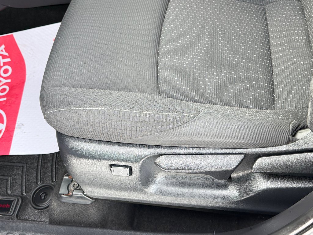 2018 Toyota C-HR XLE / TOIT BLANC HYPER RARE / TRÈS BAS KILOS / in Thetford Mines, Quebec - 28 - w1024h768px