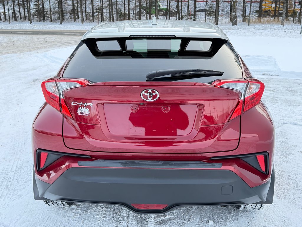 2018 Toyota C-HR XLE / TOIT BLANC HYPER RARE / TRÈS BAS KILOS / in Thetford Mines, Quebec - 5 - w1024h768px
