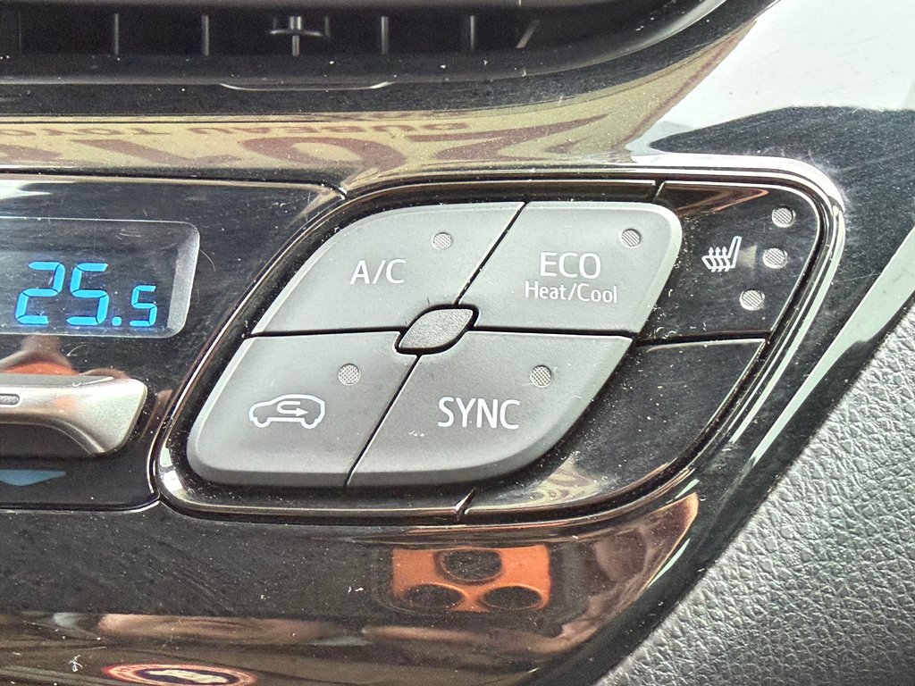 2018 Toyota C-HR XLE / TOIT BLANC HYPER RARE / TRÈS BAS KILOS / in Thetford Mines, Quebec - 43 - w1024h768px