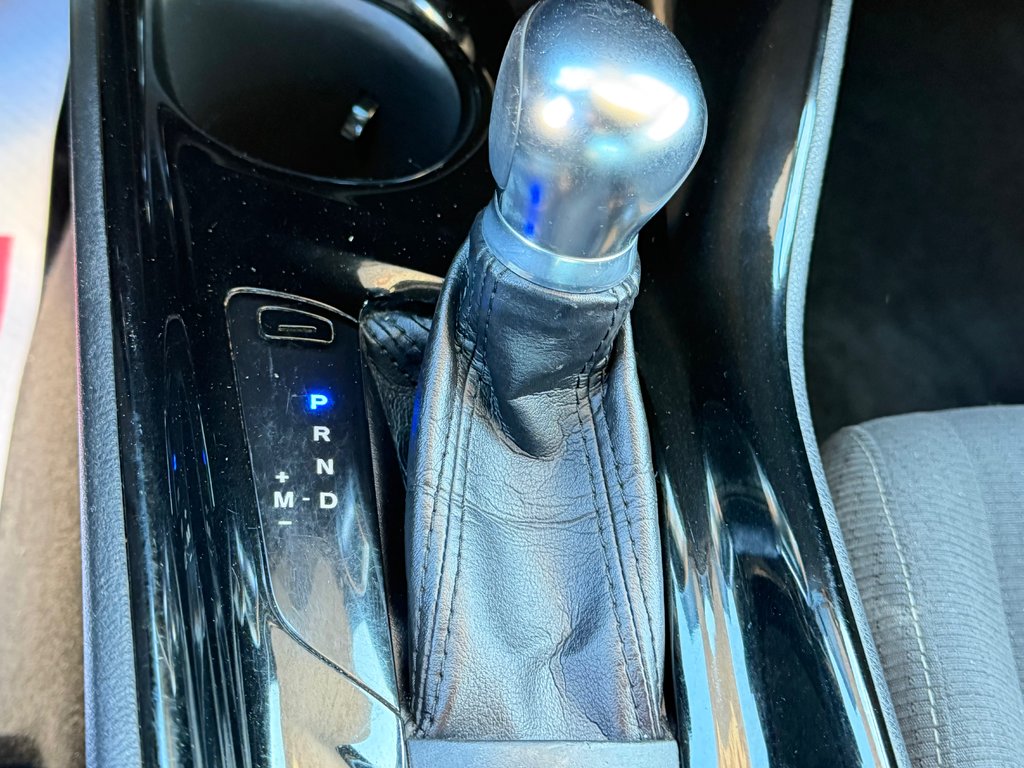 Toyota C-HR XLE / BAS KILOS / TRÈS ÉCONOMIQUE / 2019 à Thetford Mines, Québec - 37 - w1024h768px
